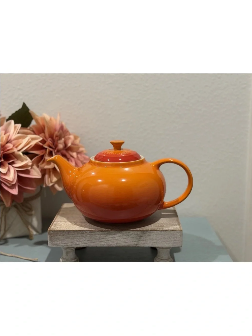Le Creuset Flame 1.3L Classic Teapot & 2x 100ml Espresso Mugs Seconds- NEW